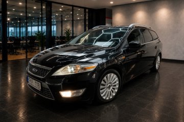 Titanium bogata opcja xenon sprawna klima bezwypadkowy conwers hak