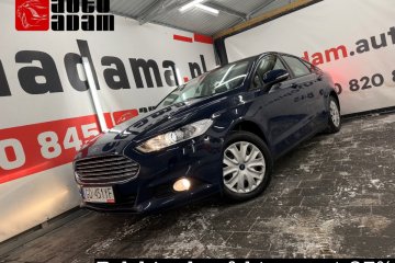 duże rodzinne przestronne bezwypadkowe auto z